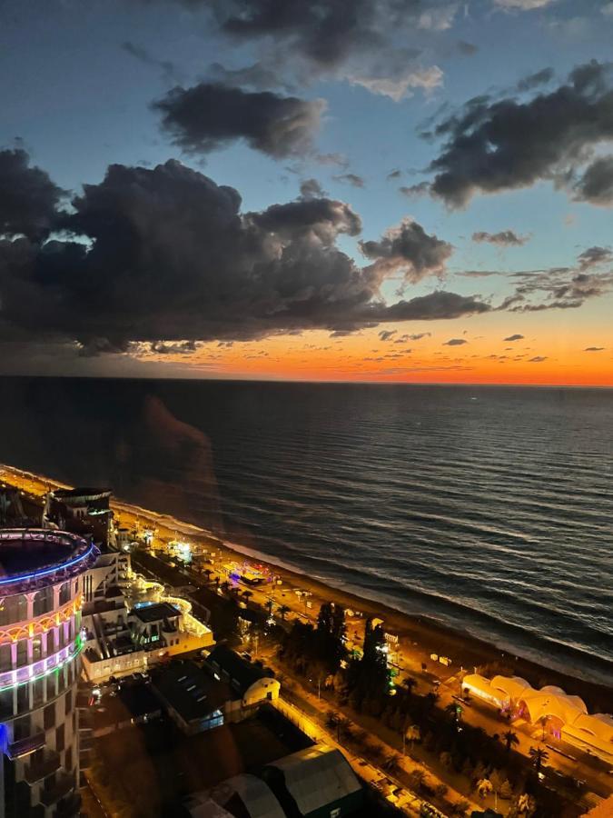 Orbi City Luxury Suite Батуми Экстерьер фото