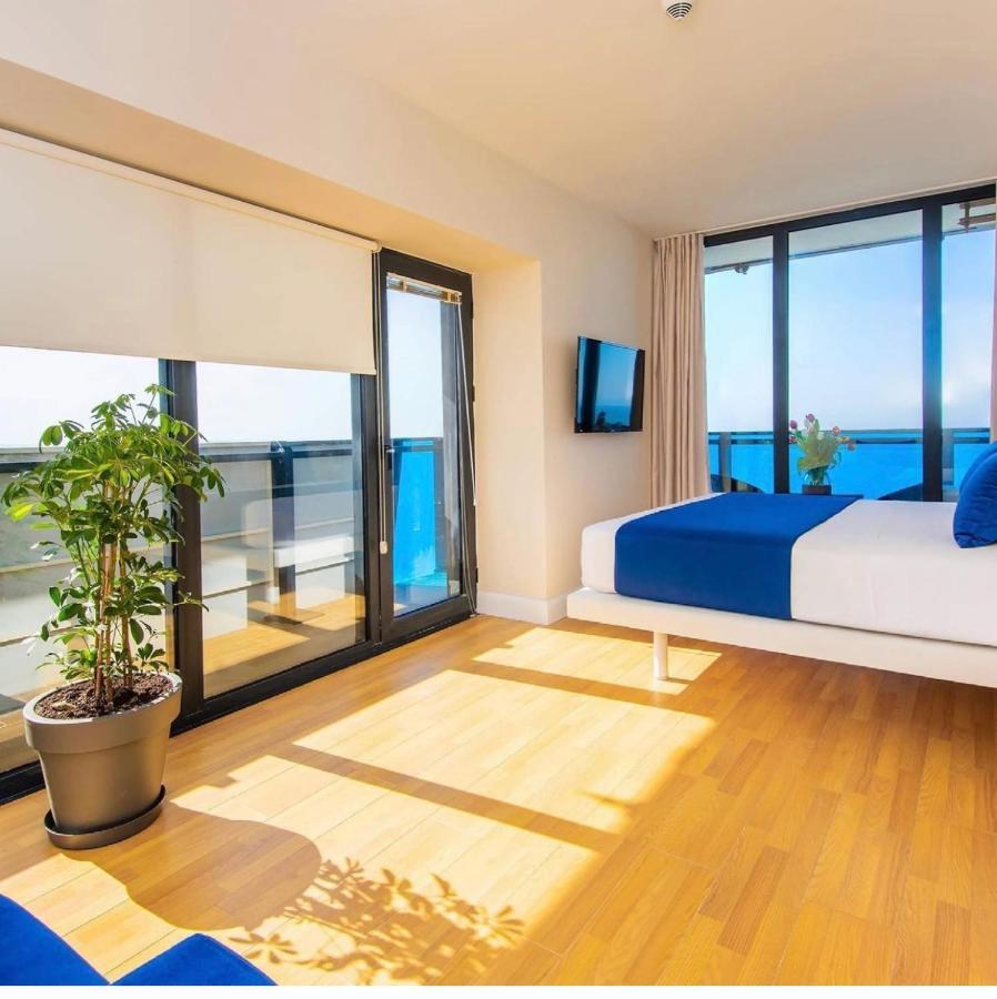 Orbi City Luxury Suite Батуми Экстерьер фото