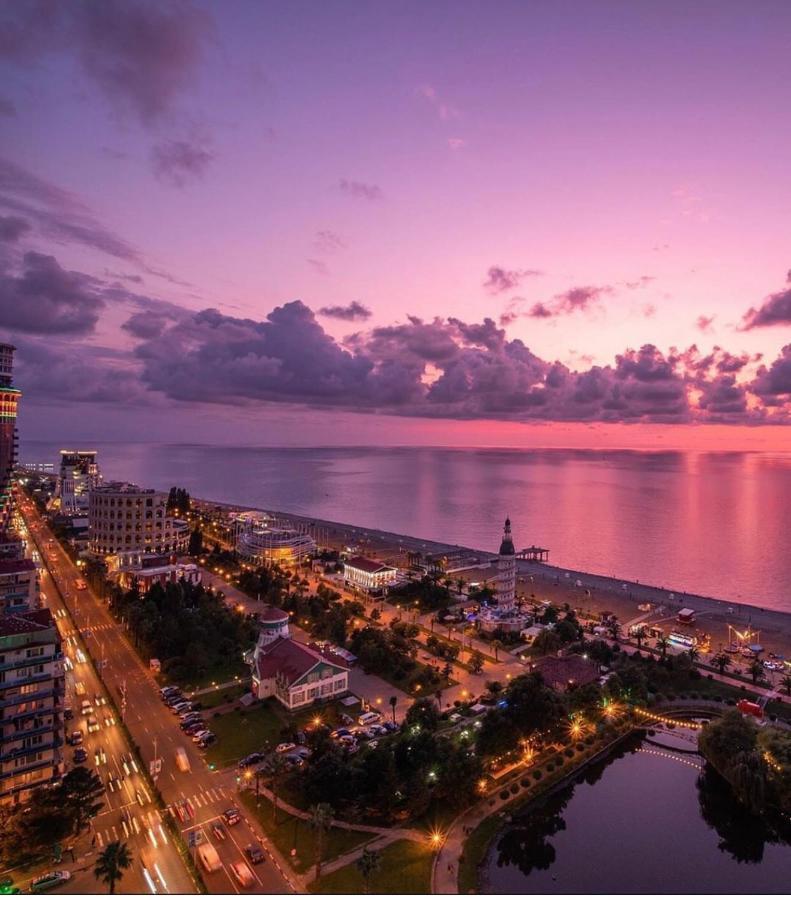 Orbi City Luxury Suite Батуми Экстерьер фото